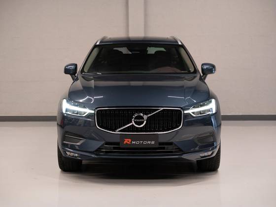 VOLVO XC60 2.0 D5 DIESEL MOMENTUM AWD GEARTRONIC